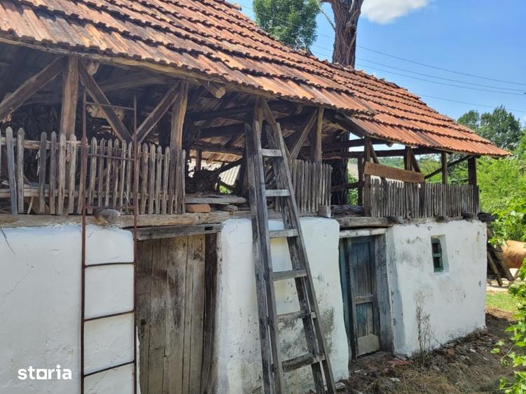 Casă cu 3 camere cu Teren 1900 Mp în Fârtățești