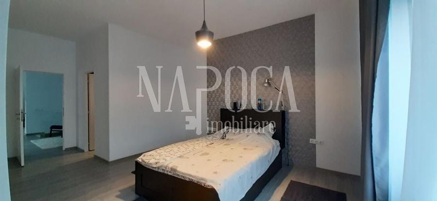 Casă individuală cu 7 camere cu Canalizare în Central