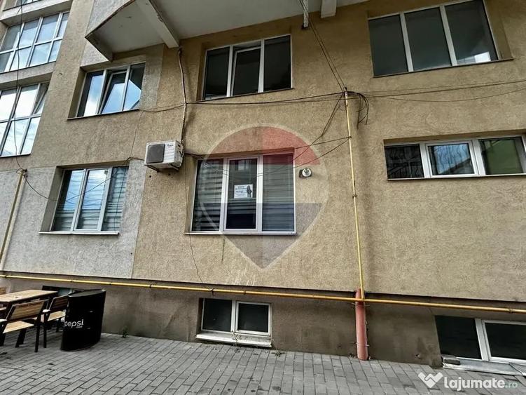 Spațiu comercial, de 40 mp, în Central