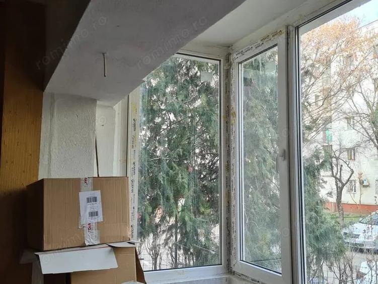 Apartament cu 4 camere decomandat în Pipera