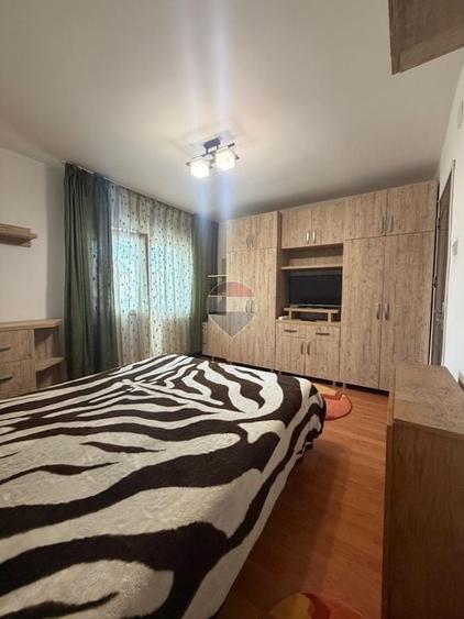 Apartament cu 2 camere decomandat, mobilat în Central