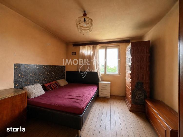 Casă cu 5 camere cu Teren 5280 Mp în Central