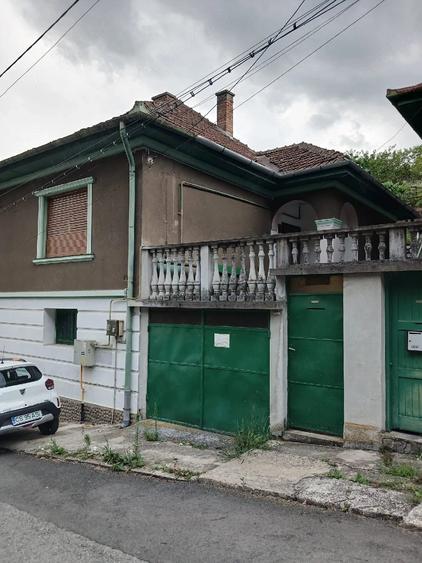 Casă cu 3 camere cu Teren 300 Mp în Central