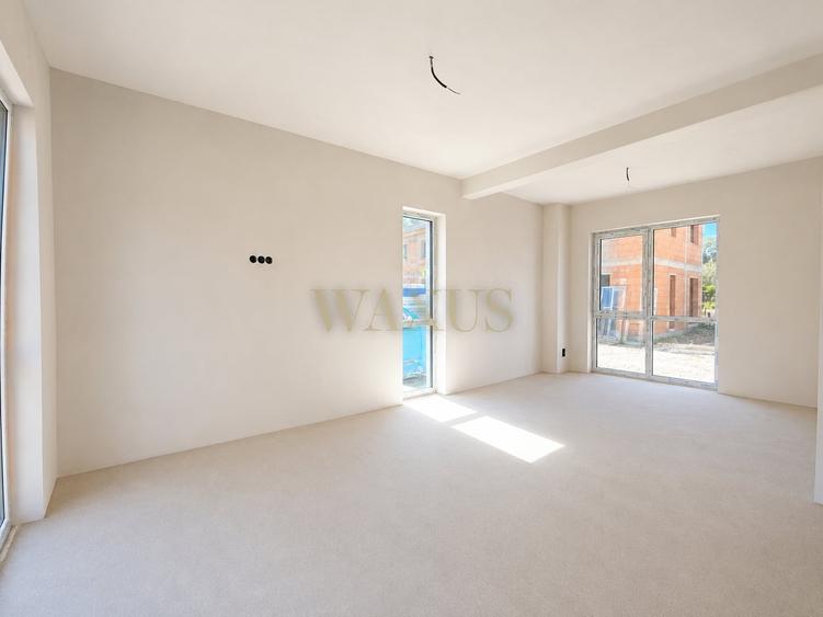 Duplex cu 4 camere cu Canalizare în Florești