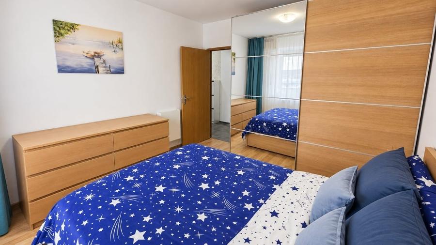 Apartament cu 2 camere decomandat, mobilat în Central