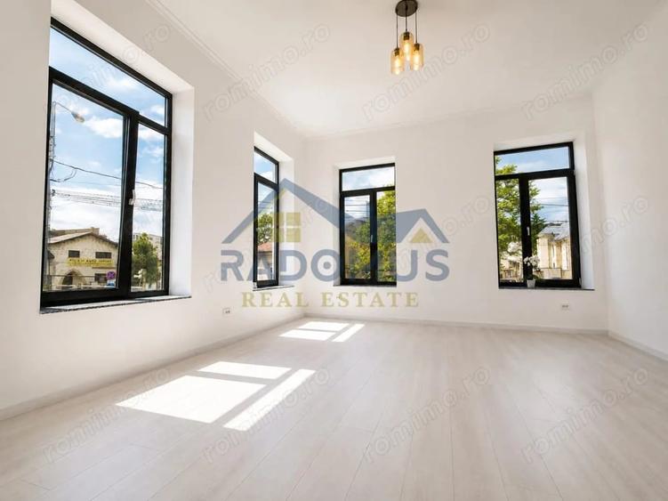 Casă cu 10 camere cu Teren 232 Mp în Ultracentral