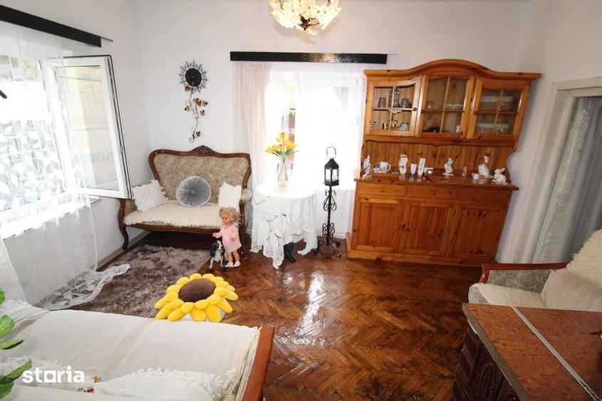 Casă cu 5 camere cu Teren 264 Mp în Teliucu Inferior