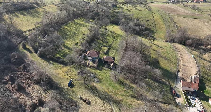 Casă cu 2 camere în Bratca