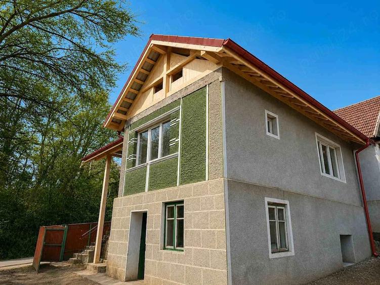 De vanzare | Casa cu teren generos de 1.100 mp | Inucu, comuna Aghire?u - 1
