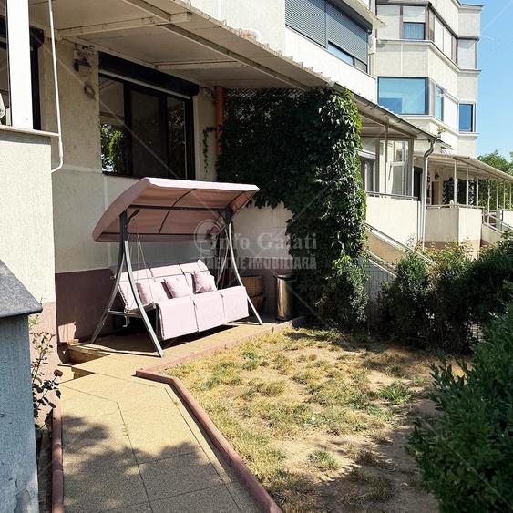 Apartament cu 6 camere decomandat în Faleză