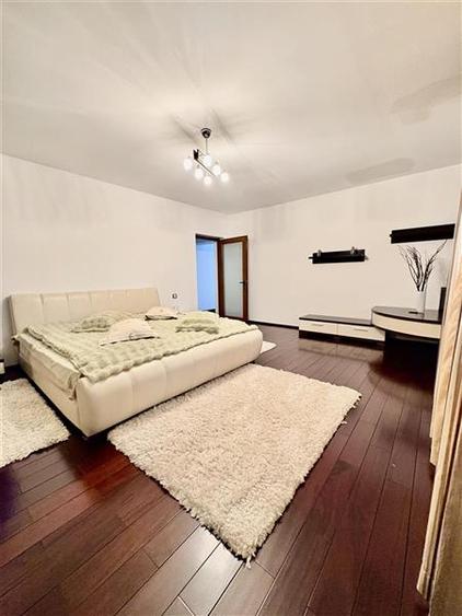 Apartament cu 3 camere decomandat, mobilat în Anda