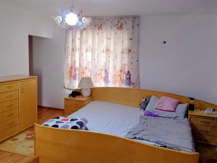 Casă cu 4 camere cu Teren 1800 Mp în Chizătău