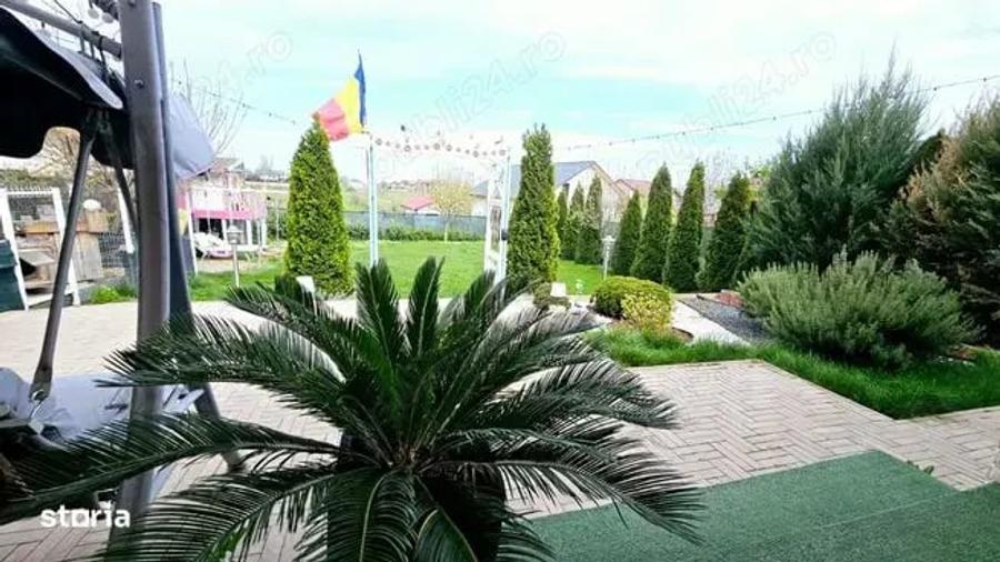 Casă cu 5 camere cu Teren 671 Mp în Est