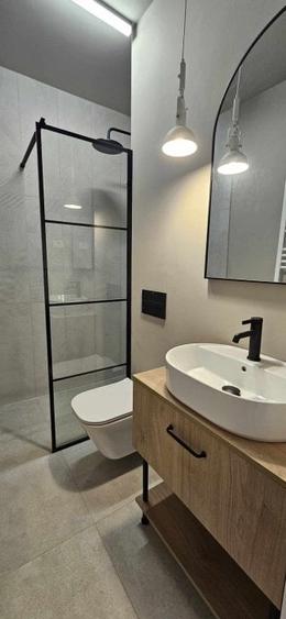 Apartament cu 2 camere semidecomandat în Universitate