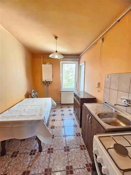 Apartament cu 3 camere decomandat în Tudor Vladimirescu