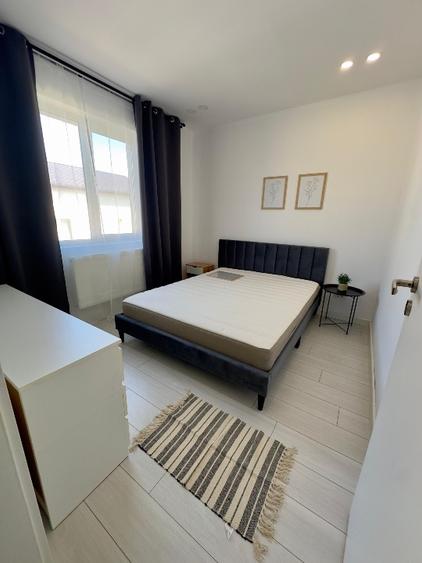 Casă cu 4 camere cu Garaj în Tunari