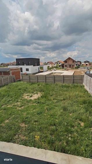 Casă cu 4 camere cu Teren 635 Mp în Giarmata