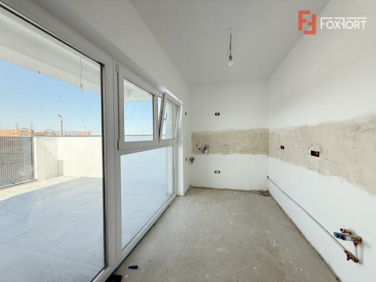 Apartament cu 4 camere în Torontalului