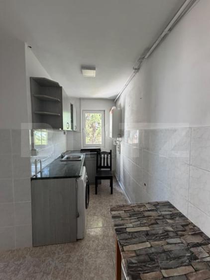 Apartament cu 3 camere semidecomandat în Central