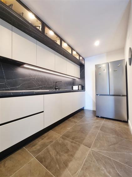 Apartament cu 4 camere semidecomandat, mobilat în Herăstrău