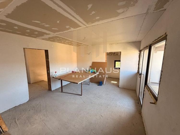 Casă cu 5 camere în Valea Borcutului