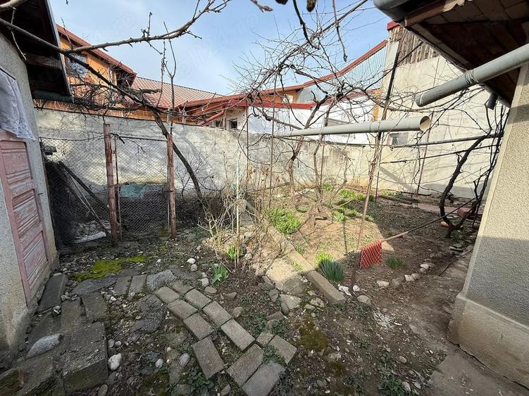 Casă cu Teren 350 Mp în Eroilor