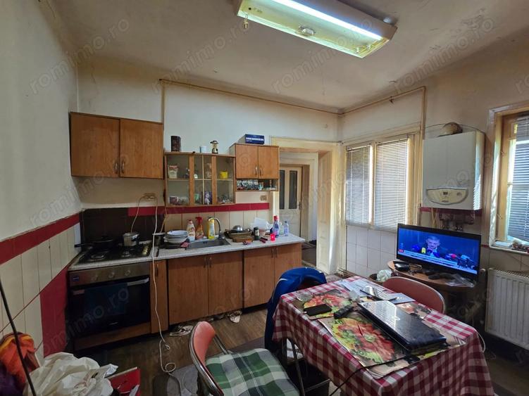 Apartament cu 4 camere decomandat, mobilat în Cetății