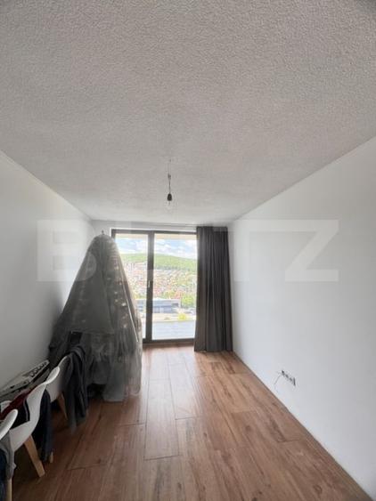 Apartament cu 3 camere semidecomandat, mobilat în Zorilor
