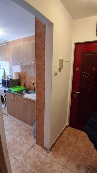 Apartament cu 2 camere semidecomandat în Berceni