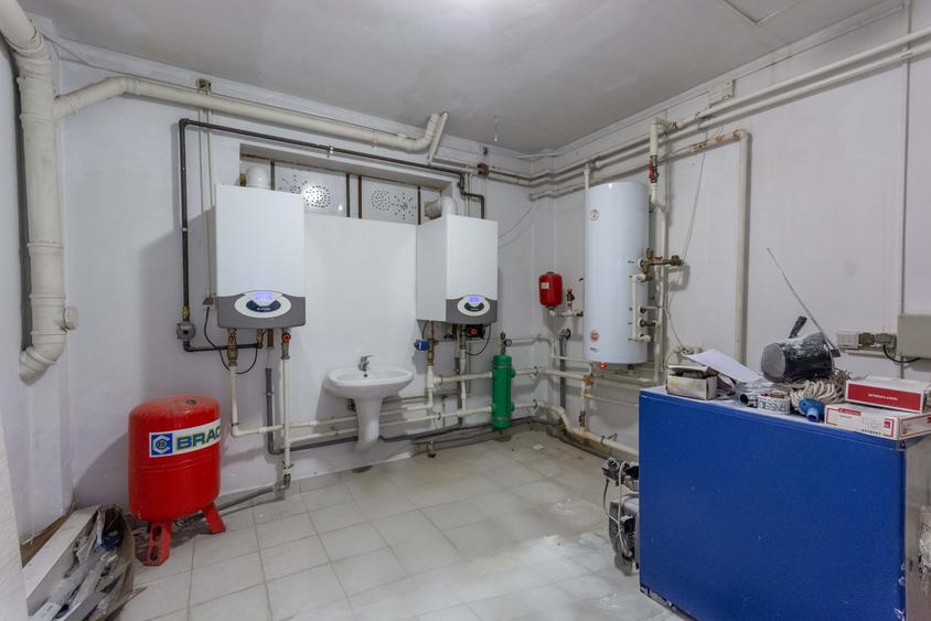 Casă individuală cu 16 camere cu Canalizare în Aviației