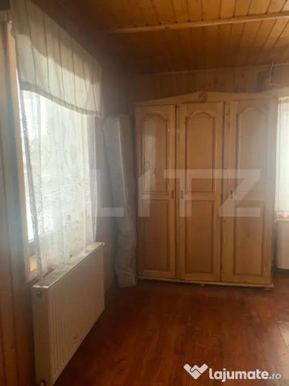 Casă cu 5 camere cu Teren 370 Mp în Bran