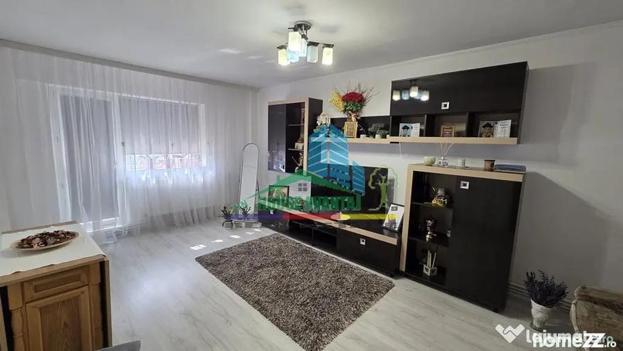 Apartament cu 3 camere decomandat în Brăilei