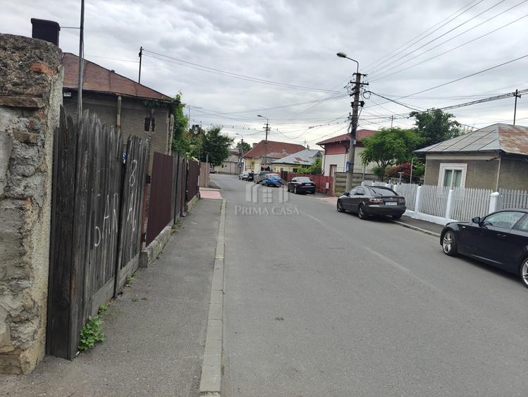 Casă cu 3 camere cu Canalizare în Central