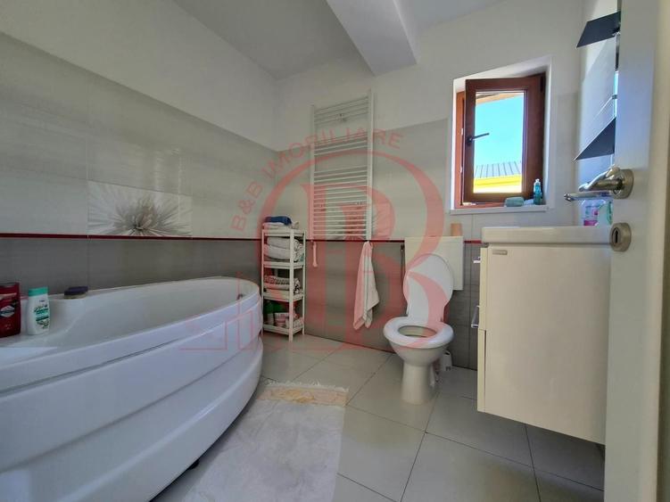 Duplex cu 4 camere cu Canalizare în Theodor Pallady