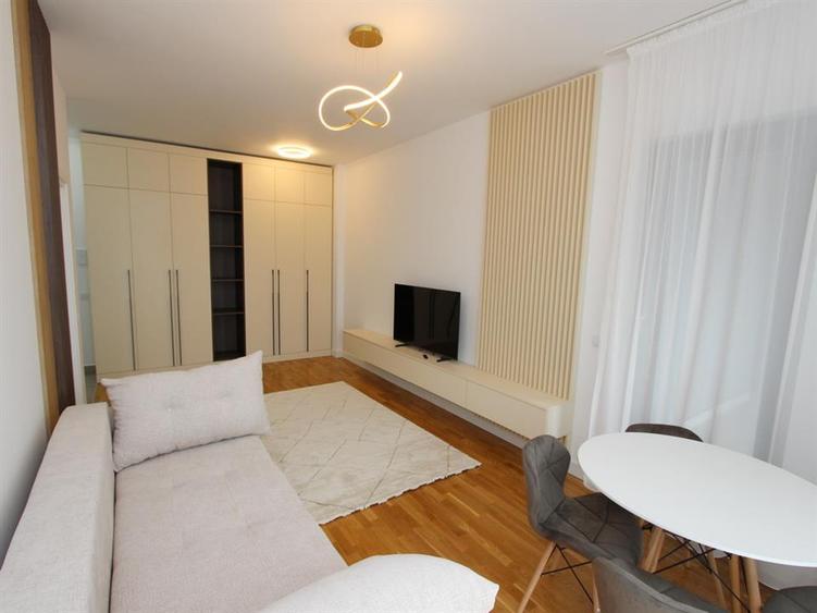 Apartament cu 2 camere decomandat, mobilat în Primăverii