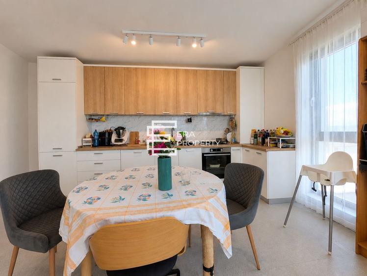 Apartament cu 3 camere decomandat, mobilat în Șelimbăr