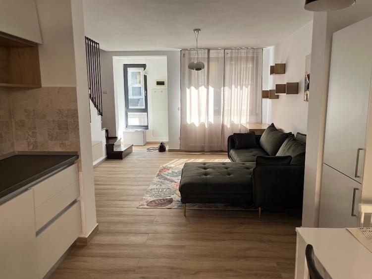 Apartament cu 3 camere decomandat, mobilat în Dumbrăvița