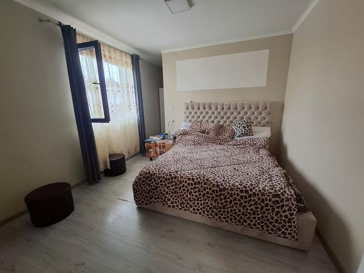 Casă individuală cu 4 camere cu Teren 350 Mp în Vladimirescu