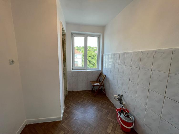Apartament cu 3 camere decomandat în Păcurari