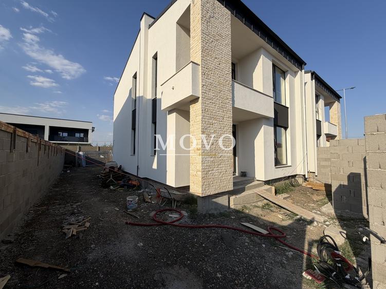 Duplex cu 4 camere cu Canalizare în Moșnița Nouă