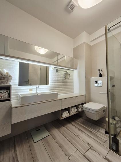 Apartament cu 4 camere decomandat în Primo