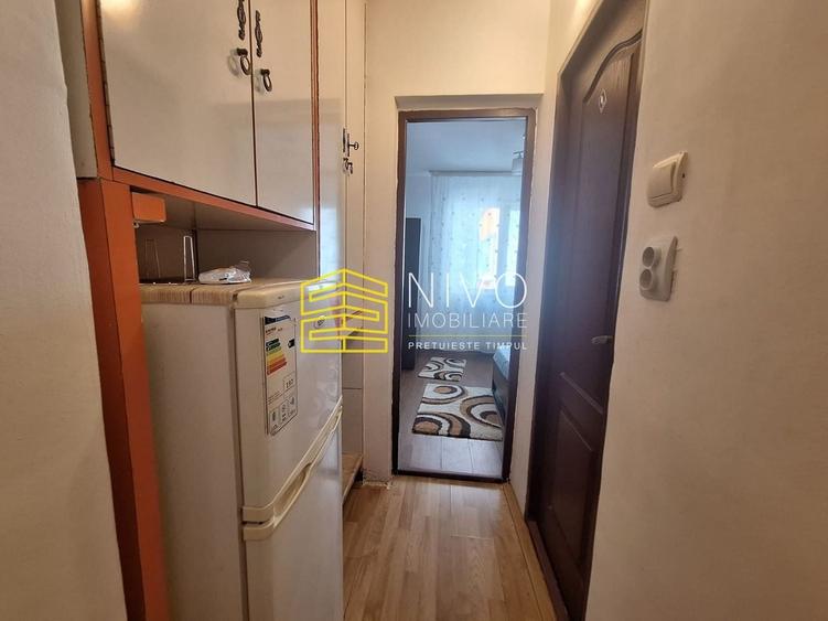 Apartament cu 3 camere decomandat, mobilat în Dâmbu Pietros