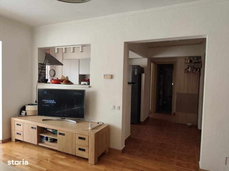 Apartament cu 2 camere decomandat în Republicii