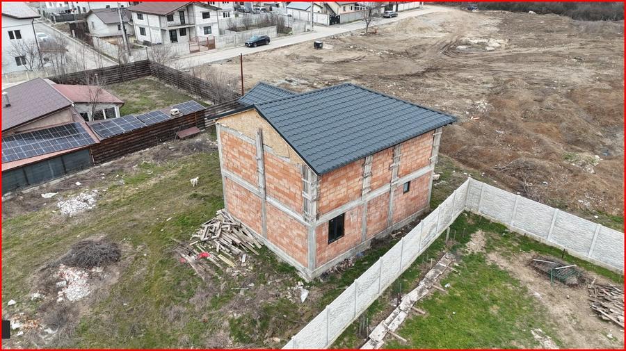 Casă individuală cu 5 camere cu Canalizare în Ștefăneștii de Jos