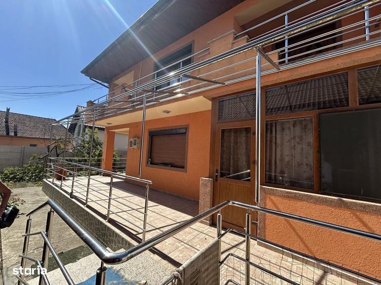Casă cu 4 camere decomandat cu Teren 1812 Mp în Zădăreni