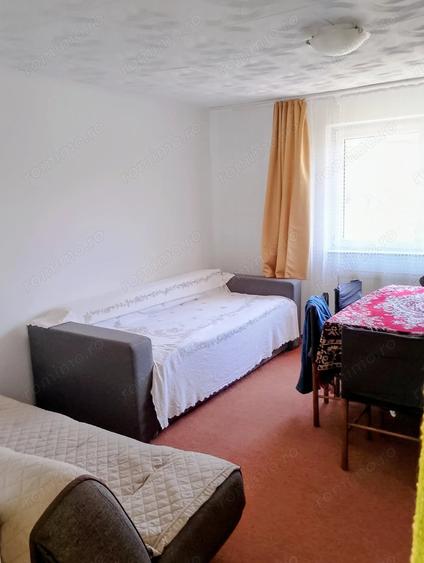 Casă cu 4 camere cu Teren 1800 Mp în Chizătău