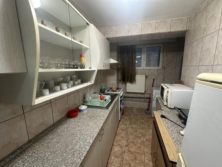 Casă individuală cu 4 camere cu Canalizare în Cetate