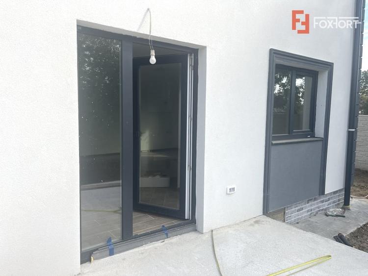 Duplex cu 4 camere cu Canalizare în Moșnița Veche