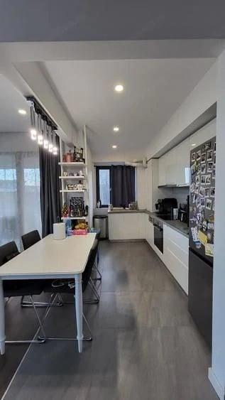Apartament cu 3 camere decomandat în Banu Manta
