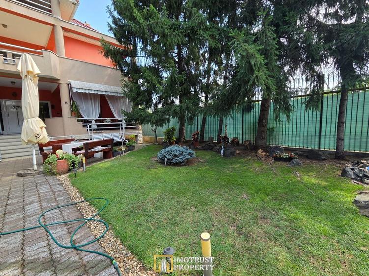 Casă individuală cu 10 camere cu Piscina în Aradul Nou